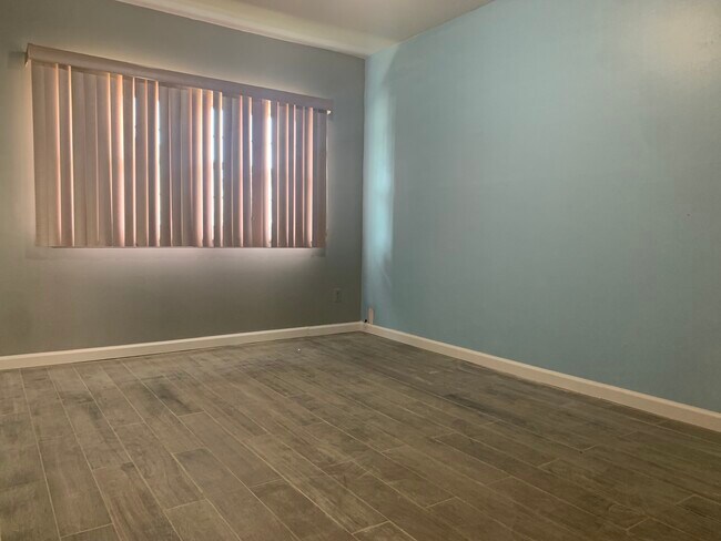 Foto del edificio - 107 Forest St