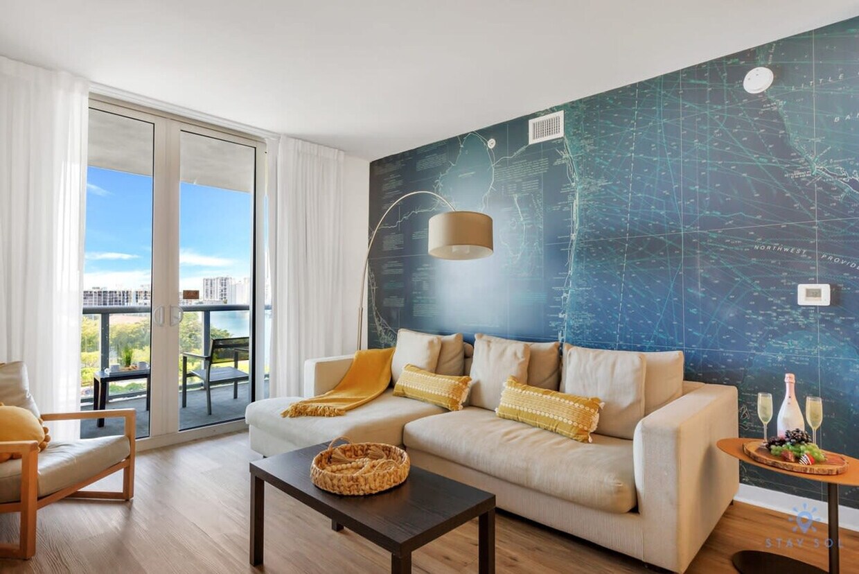 Foto principal - 2602 E Hallandale Beach Blvd