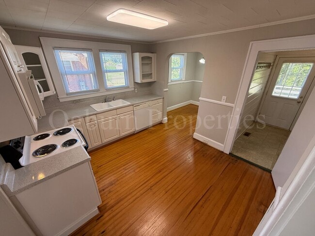 Foto del edificio - 649 Linville Rd