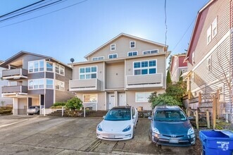 Building Photo - 164 Florentia St