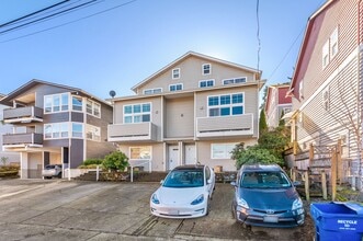 Building Photo - 166 Florentia St