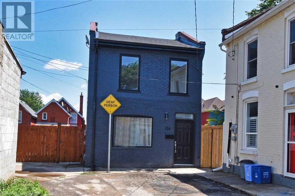 Primary Photo - 126 Evans St