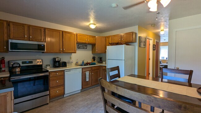 Foto del edificio - 266 Endicott St N