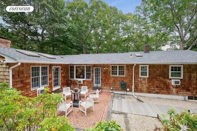 Building Photo - 341 7 Ponds Towd Rd