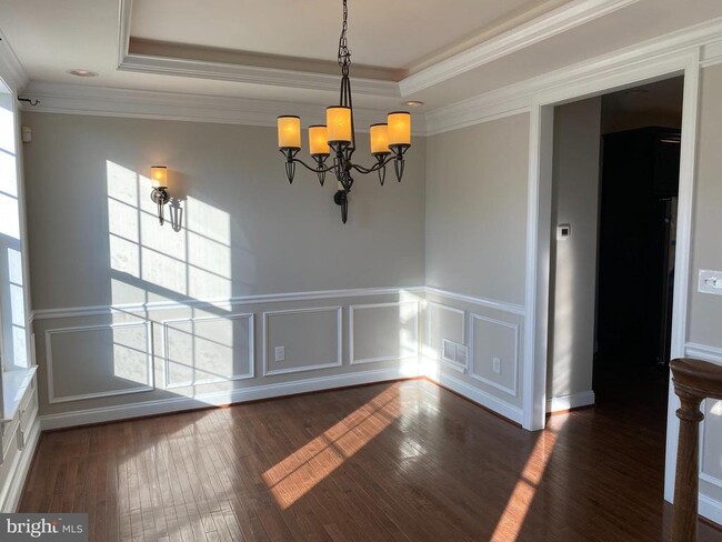 Building Photo - 301 Wagon Wheel Ln