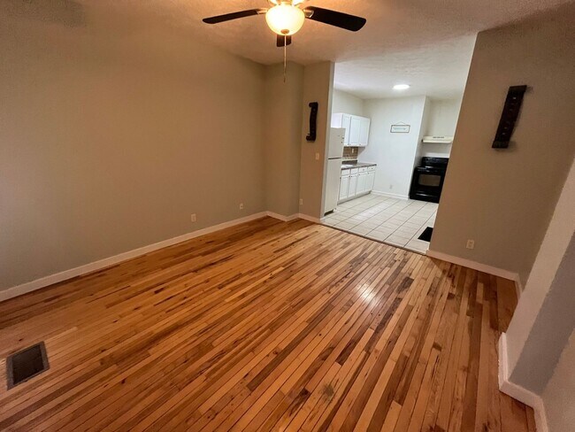 Foto del edificio - 208 S 5th St