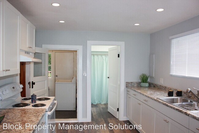Building Photo - 2 br, 1 bath House - 1736 Alki Ave SW