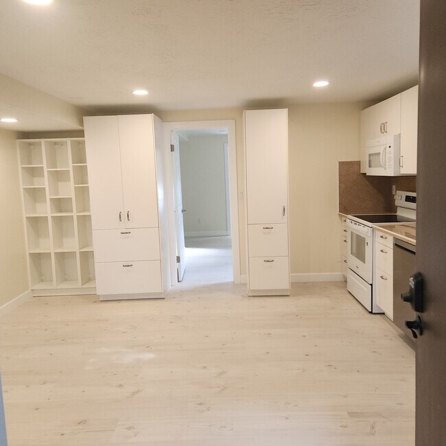 Building Photo - 2779 Summerwood Dr