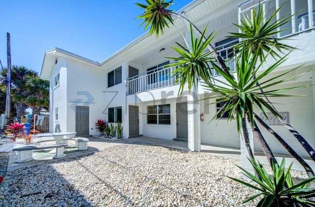 Building Photo - 7338 Coquina Way