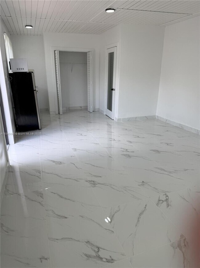 Foto del edificio - 4700 SW 2nd Terrace