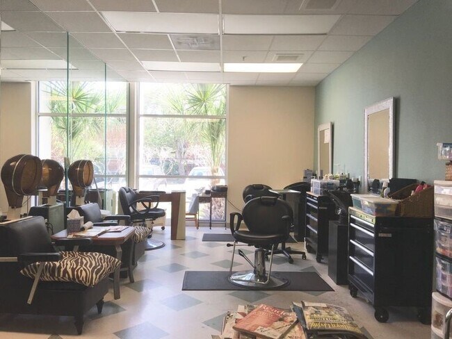 Foto del edificio - 1400 Le Baron Ave