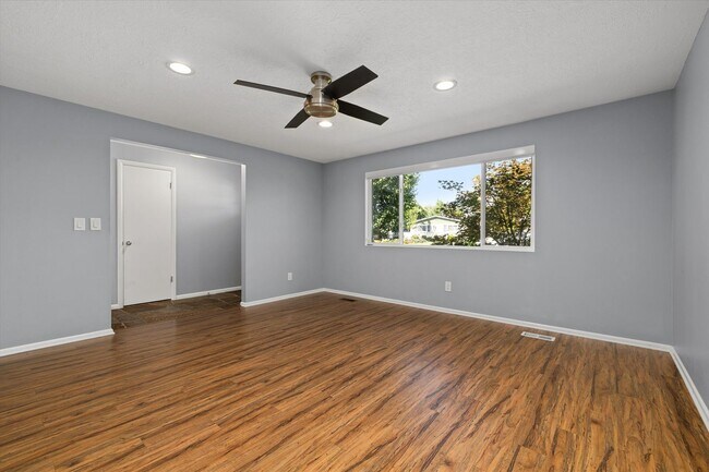 Foto del edificio - 3 Bed + Bonus in West Boise!