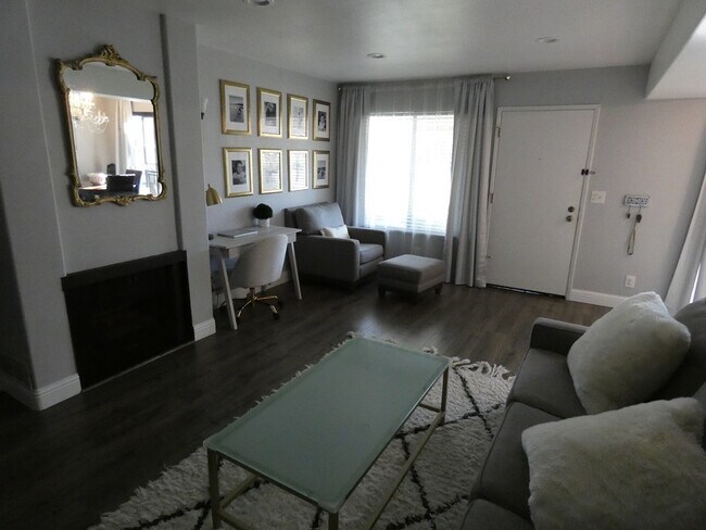 Foto del edificio - Knollwood Terrace Townhome in Orcutt Area