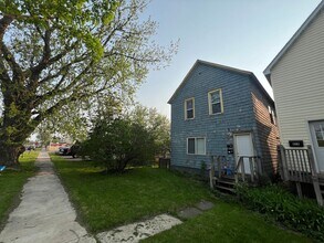 Building Photo - 421 Cumming Ave