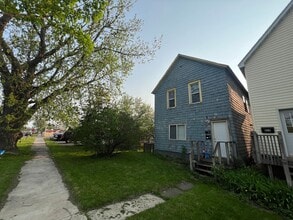 Building Photo - 421 Cumming Ave