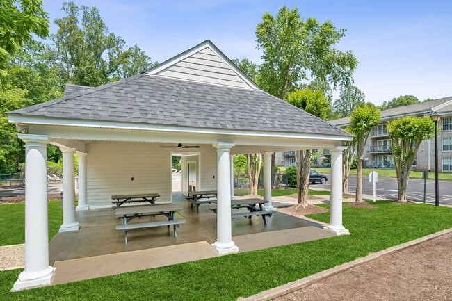 Building Photo - The Overlook at Quantico