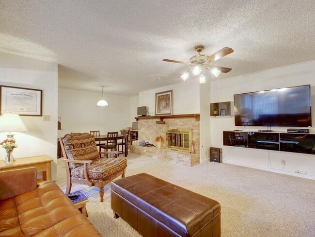 Building Photo - 3607 Summit Bend