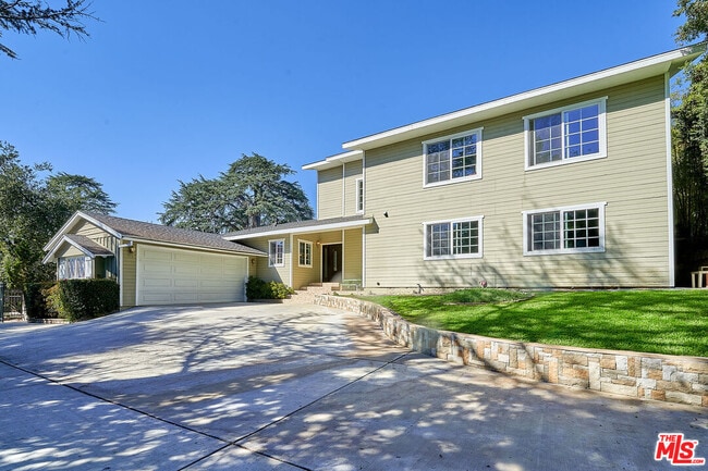Foto del edificio - 4736 Rosemont Ave