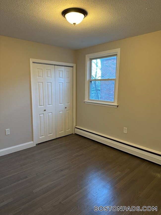 Building Photo - 18 Waugh St