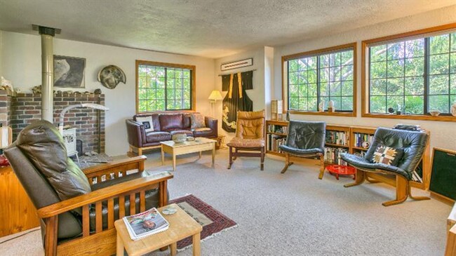 Foto del edificio - Serene 3 bed/2 bath home in beautiful gard...