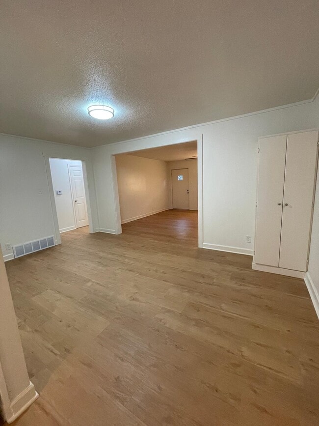 Building Photo - 311 S 10th St