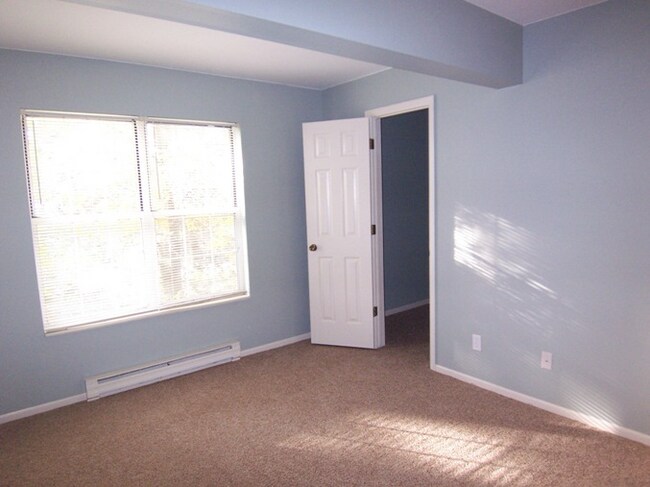 Building Photo - 3565 Windmill Dr