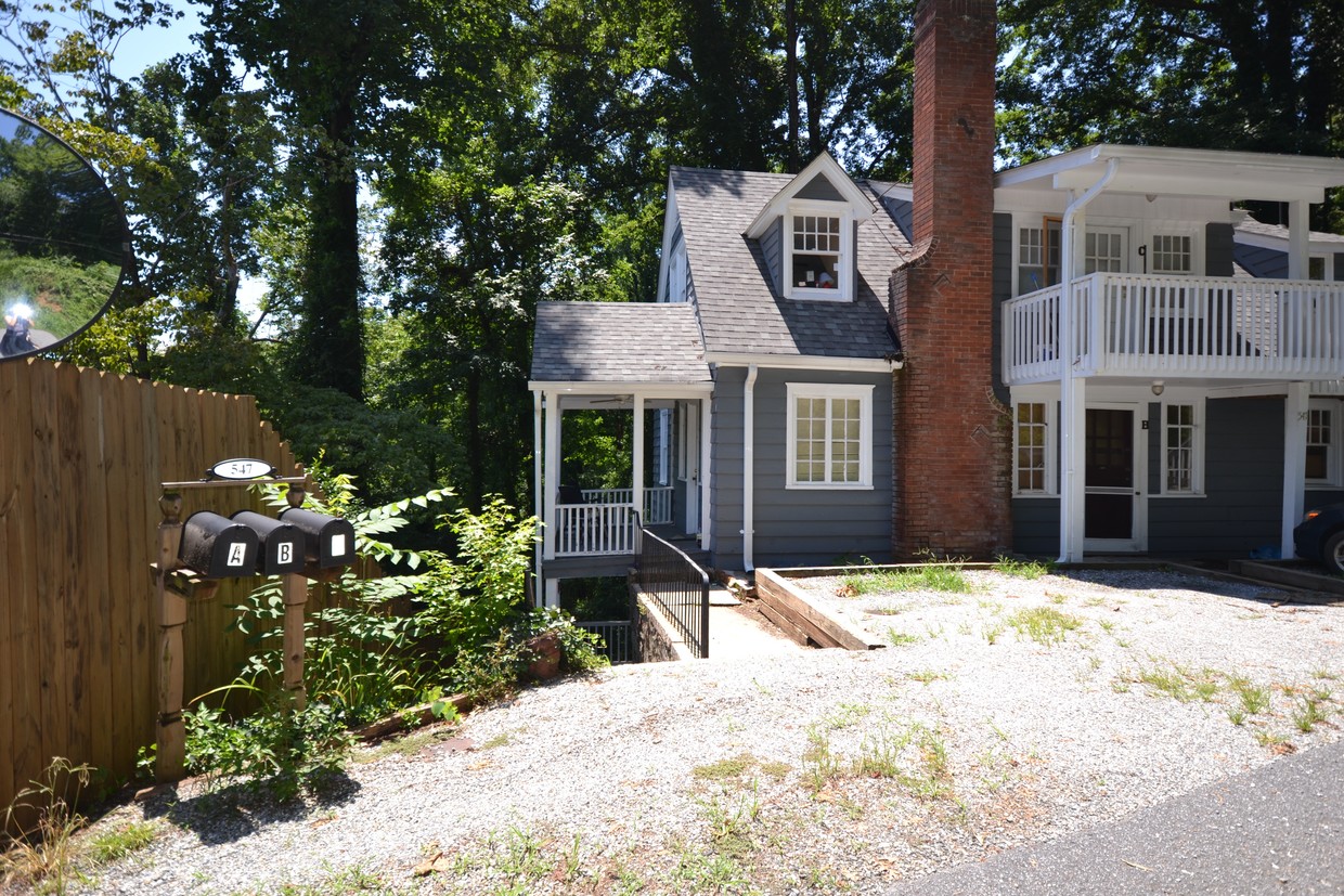Primary Photo - 547 Lockhart Rd