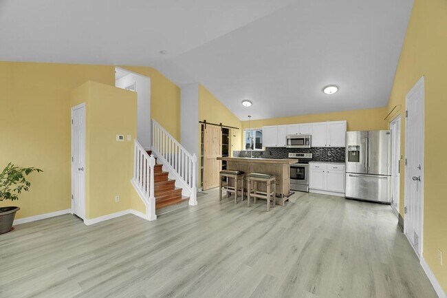 Building Photo - 2034 Buckeye Ave