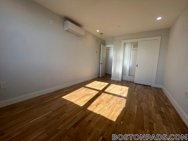 Foto del edificio - 1410 Columbia Rd