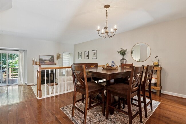 Building Photo - Beautiful Home in Mendenhall Village