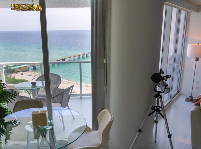 Foto del edificio - 16445 Collins Ave