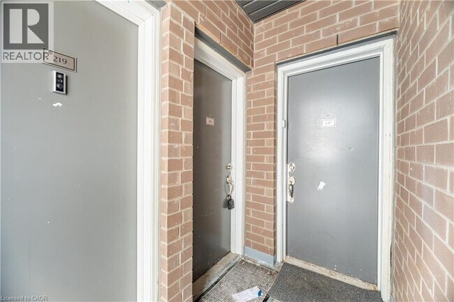 Building Photo - 3062 SIXTH Line Unit# 342