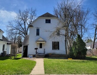 Building Photo - 512 E Maple St