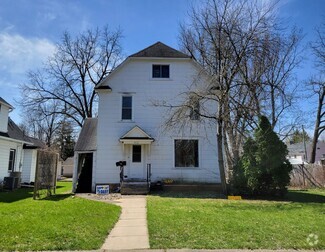 Building Photo - 512 E Maple St