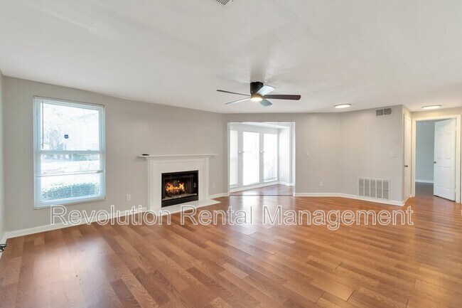 Photo - 4267 Parkview Ct Apartment