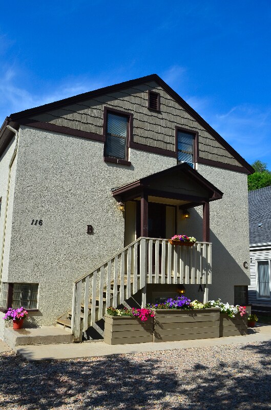 Primary Photo - 116 E Stuart St