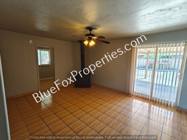 Foto del edificio - 5952 E 25th St