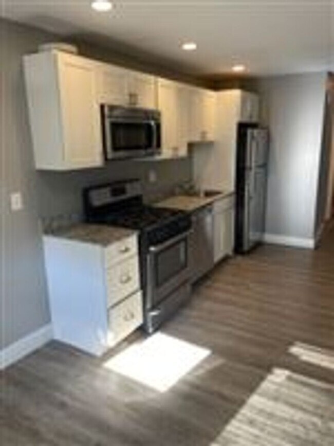 Foto del edificio - 875 E 2nd St