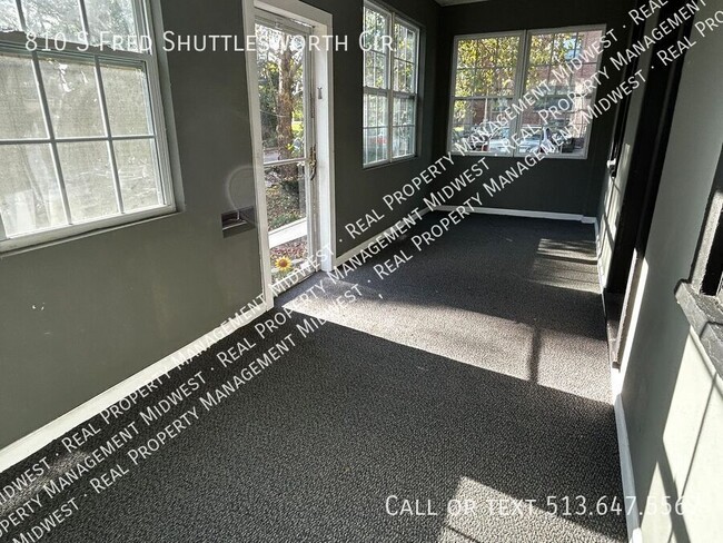 Foto del edificio - 810 S Fred Shuttlesworth Cir