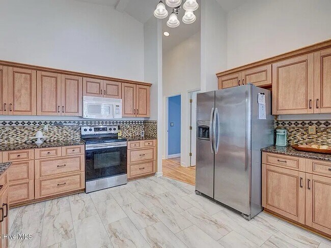 Foto del edificio - 5029 Woods Edge Rd