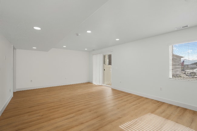 Building Photo - 1298 Sage Dr