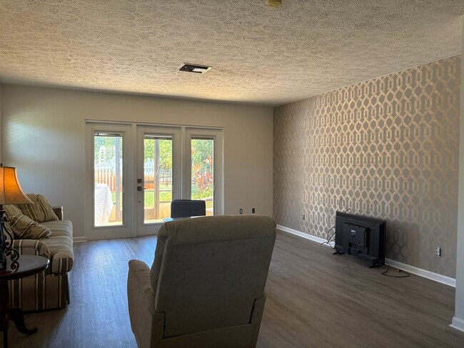 Building Photo - 3307 SW Bessey Creek Trl