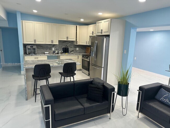 Foto del edificio - 530 NW 116th Terrace