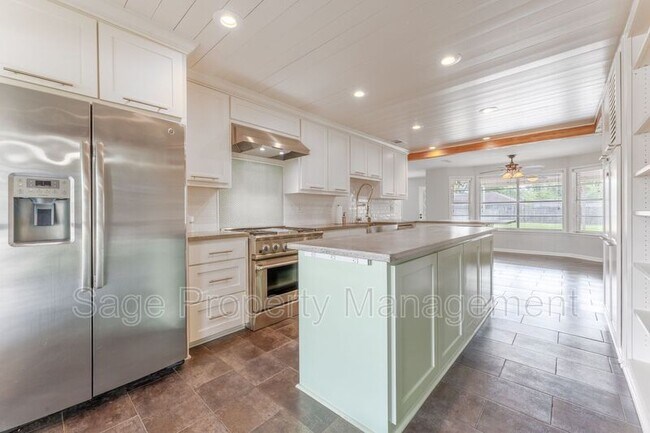Building Photo - 4643 Fleet Dr