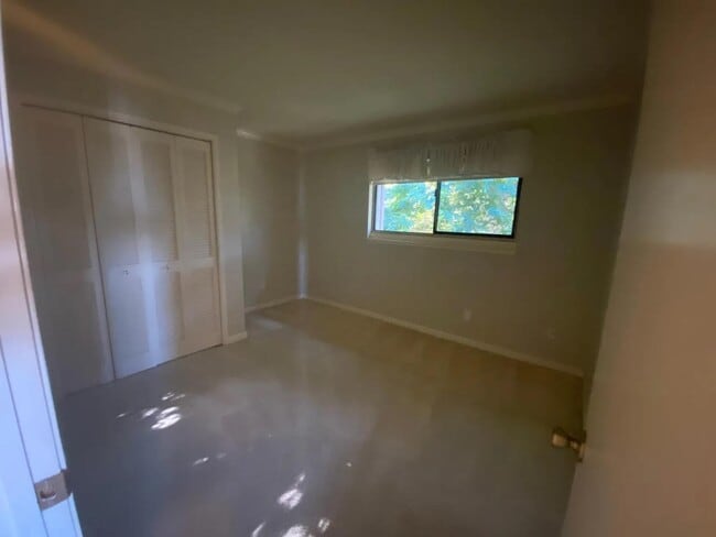 Building Photo - 585 Hawthorne St