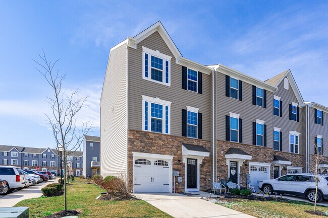 Building Photo - 115 Meridian Ln