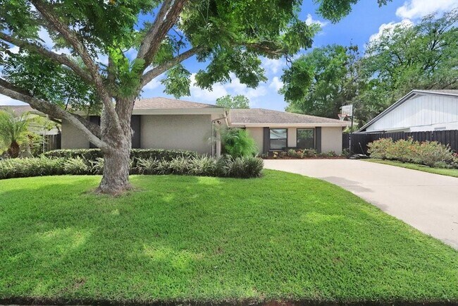 Foto del edificio - 4412 Stonehenge Rd