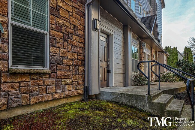 Building Photo - Ground Level 1+br Condo with all new carpe...