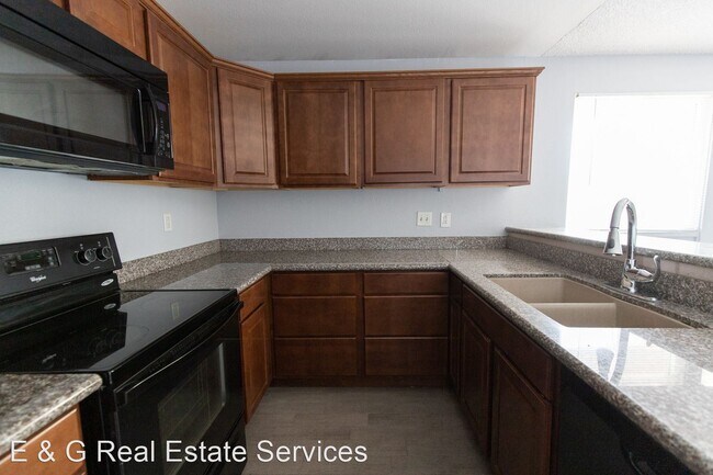 Building Photo - 2 br, 1 bath House - 4722 E BELLEVIEW ST