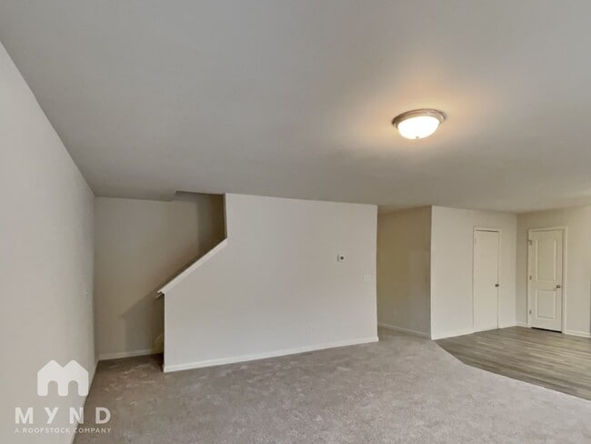 Building Photo - 344 Freeman Cir